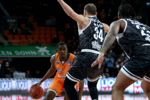 豪华阵容引 豪华阵容引