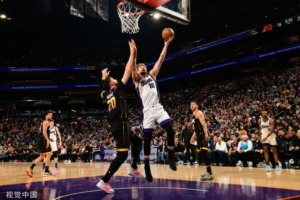 他的存在使 他的存在使